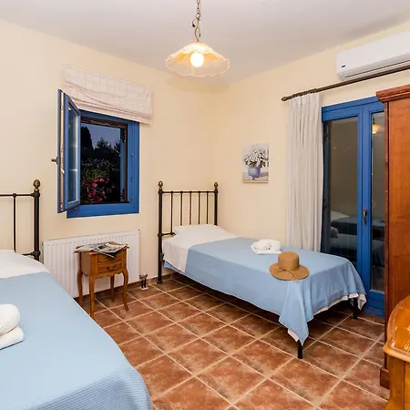 Vila Leventis Complex With Sharing Pool *