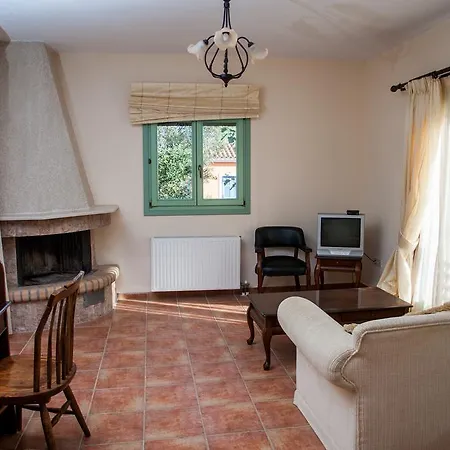 Leventis Complex With Sharing Pool فيلة *