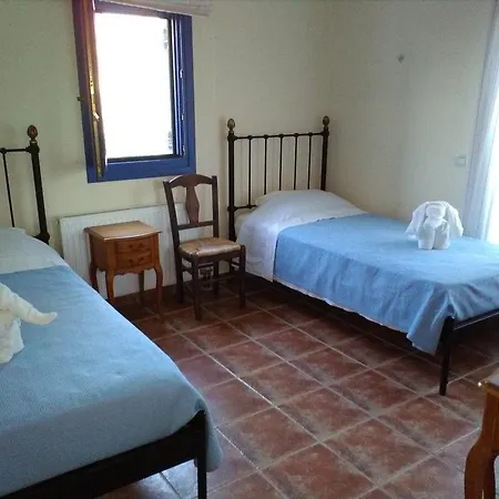 Leventis Complex With Sharing Pool فيلة سبارتيا