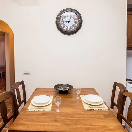 Leventis Complex With Sharing Pool فيلة سبارتيا